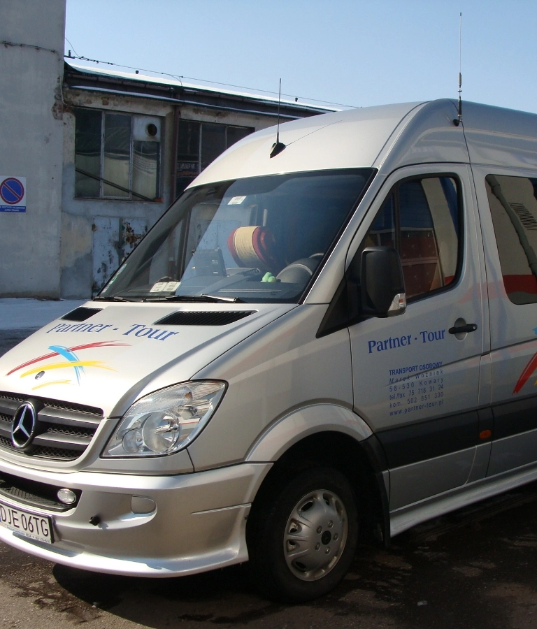 Mercedes Sprinter II w szarym kolorze