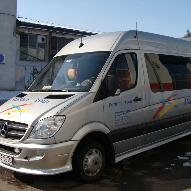 szary Mercedes Sprinter II